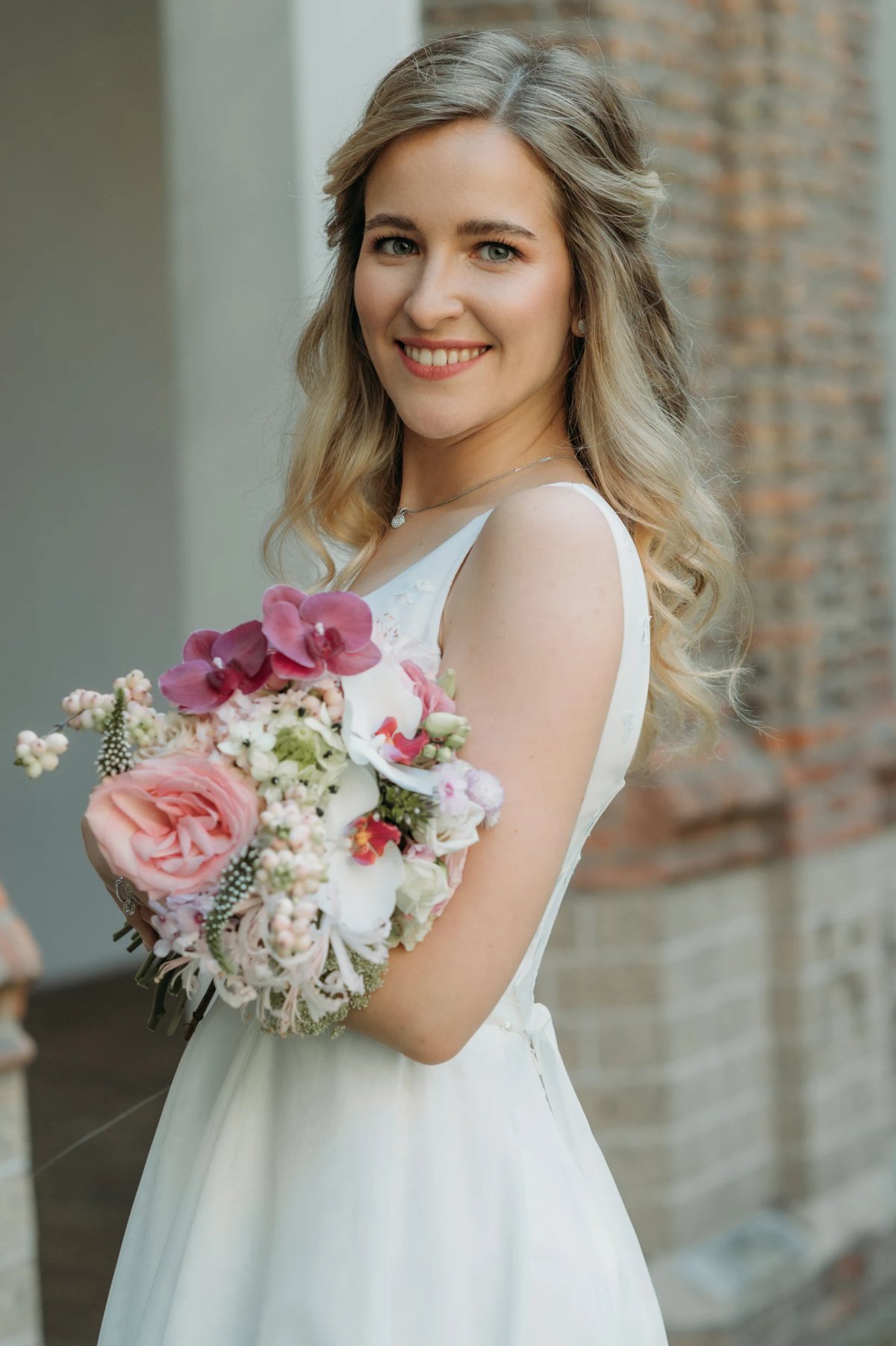 Bridal makeup & hair — Alexandra, Haarlem by Anna Merenfeld (photo 3)