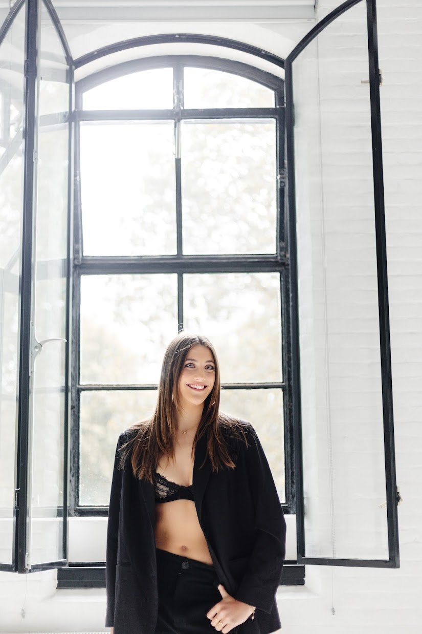 Photoshoot makeup & hair — Loulou by Anna Merenfeld