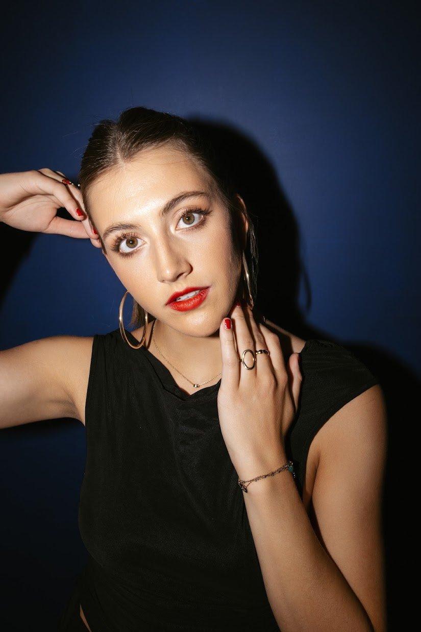Photoshoot makeup & hair — Loulou by Anna Merenfeld (photo 2)