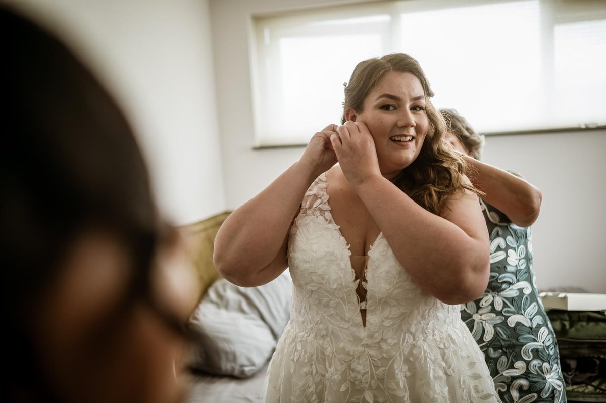 Bridal makeup & hair — Nikky, Badhoevedorp by Anna Merenfeld (photo 2)